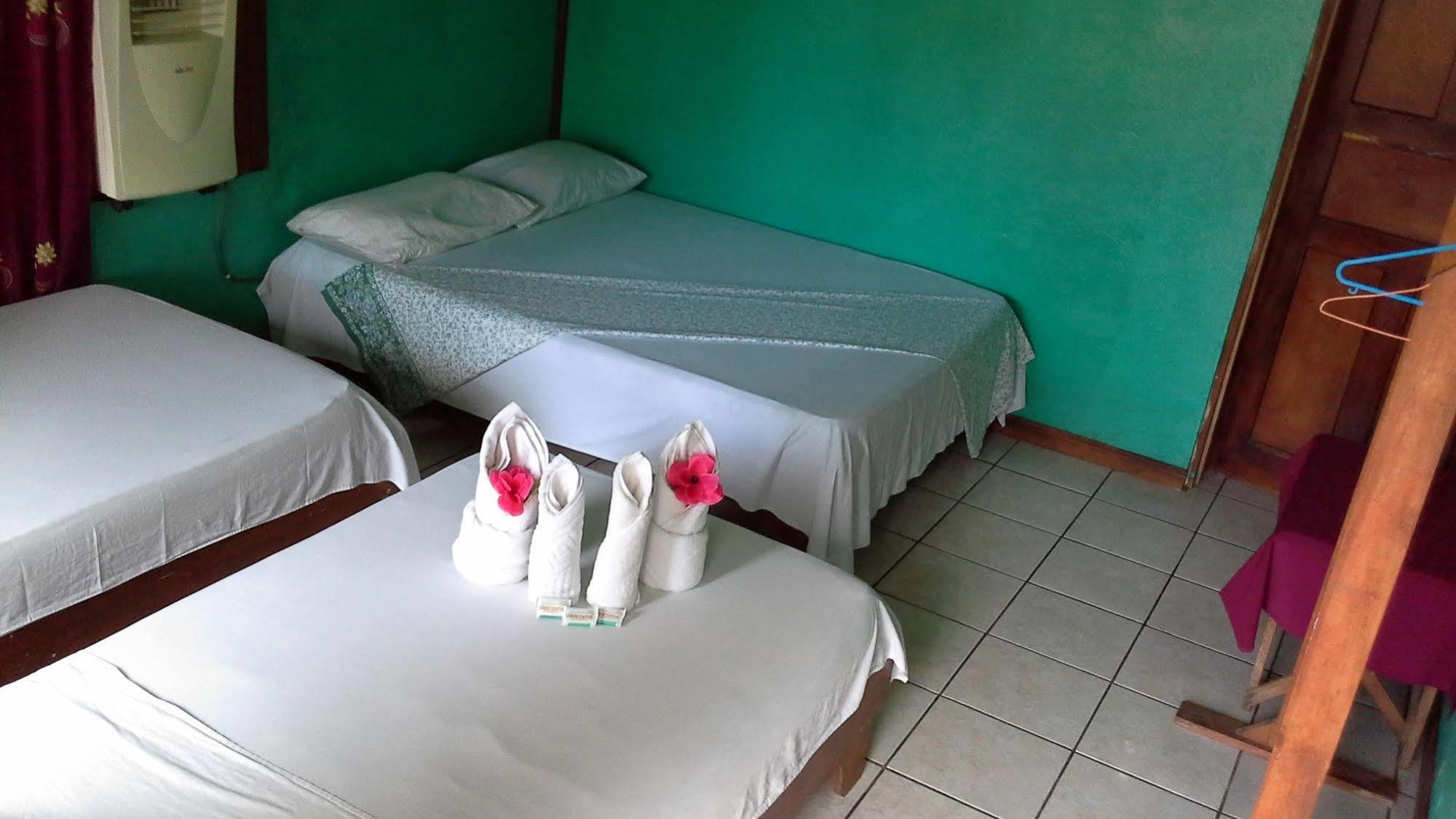 Cabinas Miss Miriam 2 Tortuguero Εξωτερικό φωτογραφία