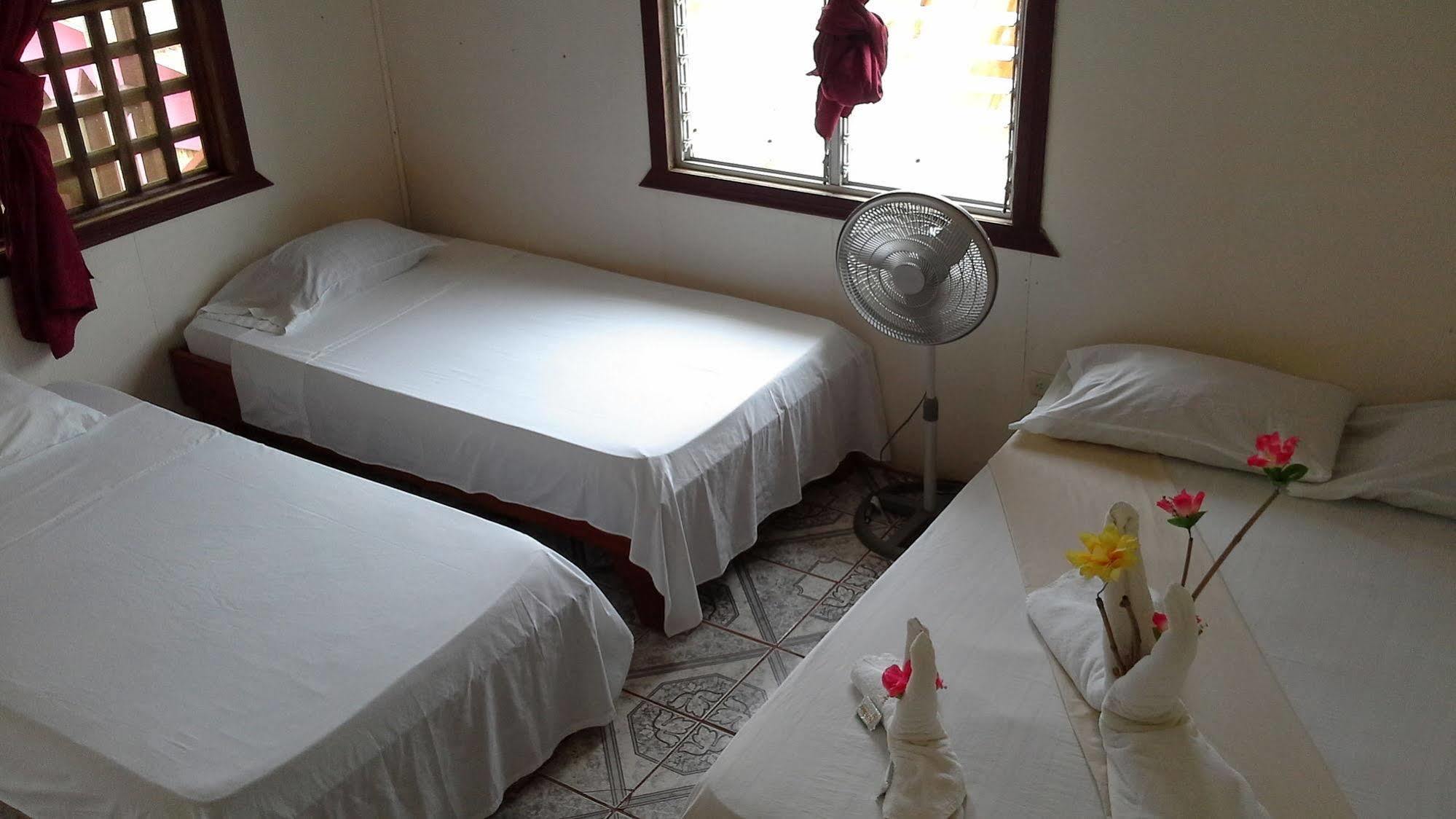 Cabinas Miss Miriam 2 Tortuguero Εξωτερικό φωτογραφία