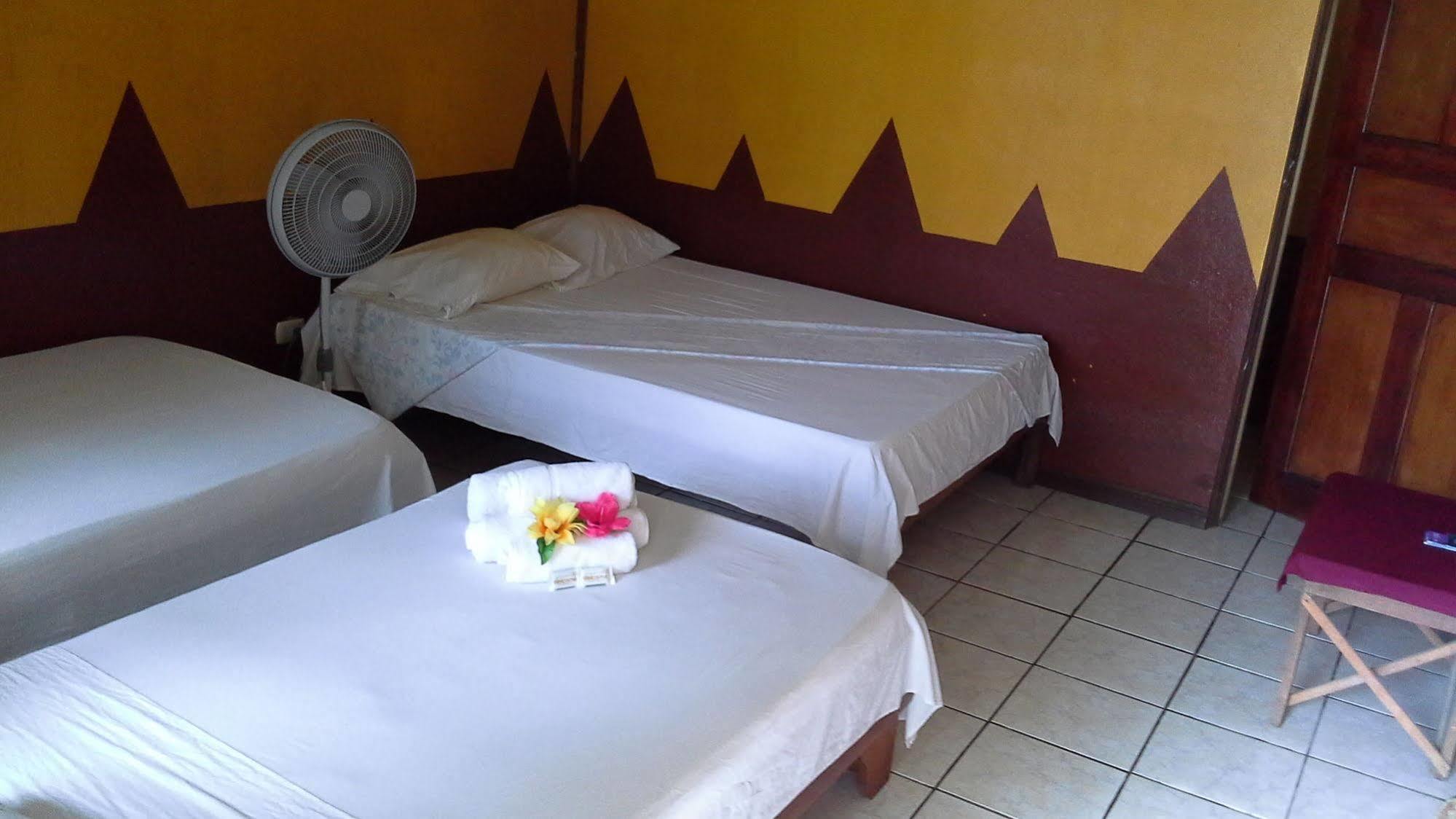Cabinas Miss Miriam 2 Tortuguero Εξωτερικό φωτογραφία